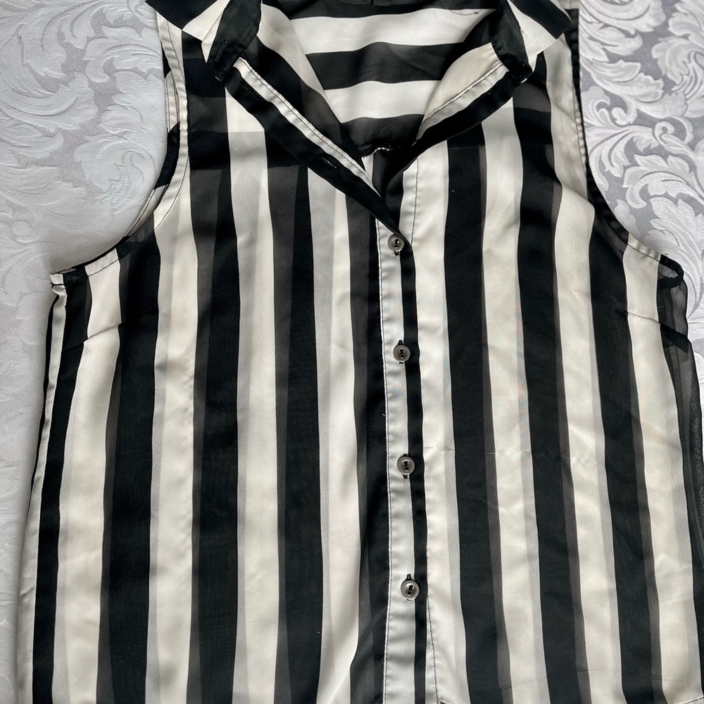 Women’s petite pin black and off white striped sleeveless shirt. TopShop! - Picture 5 of 6